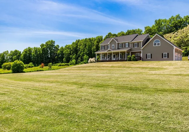 3rd image of 15 Rockledge Rd, Milton, VT 05468 | MLS# 5094054