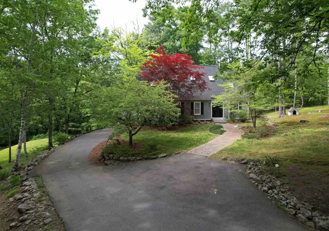 Photo 3 of Single family home for sale at 85 Stowell Rd, Bedford, NH 03110 | MLS# 5094059 | Listing updated on 2026-07-17