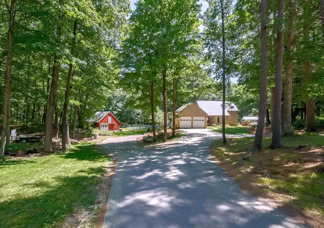 2nd image of 51 Baxter Rd, Hollis, NH 03049 | MLS# 5094070