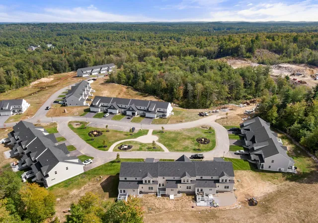 Homes for sale in Sandown, NH | 69 Driftwood Cir #26, Sandown, NH 03873 | MLS# 5094077