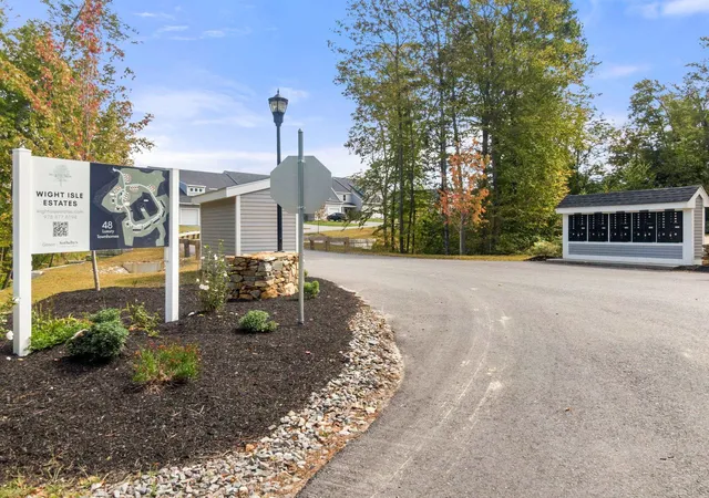 Homes for sale in Sandown, NH | 69 Driftwood Cir #26, Sandown, NH 03873 | MLS# 5094077
