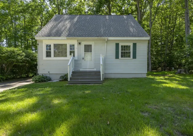 Homes for sale in Franklin, NH | 38 Duffy St, Franklin, NH 03235 | MLS# 5094092