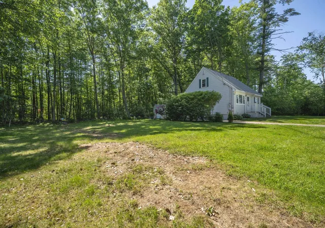 Homes for sale in Franklin, NH | 38 Duffy St, Franklin, NH 03235 | MLS# 5094092