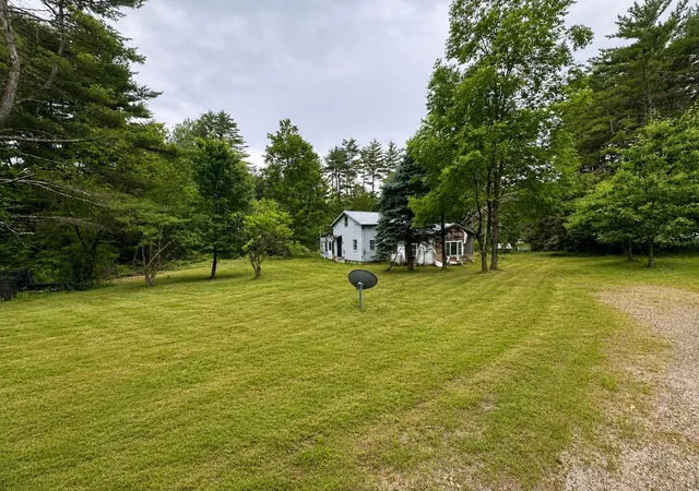 Homes for sale in Winchester, NH | 190 Ashuelot St, Winchester, NH 03470 | MLS# 5094108
