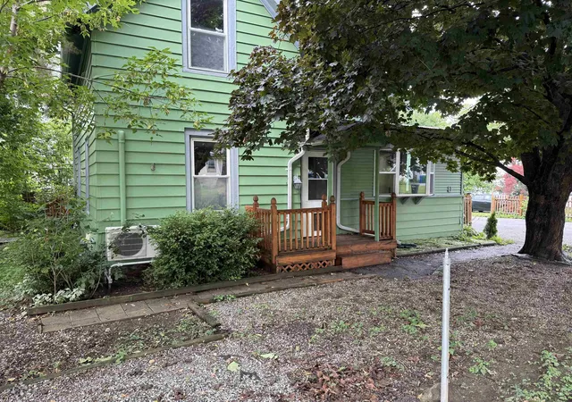 Photo 3 of Single family home for sale at 120 Lincoln Ave, Saint Albans, VT 05478 | MLS# 5094131 | Listing updated on 2026-09-16