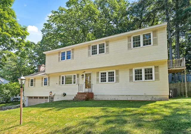 Homes for sale in Nashua, NH | 10 Oakdale Ave, Nashua, NH 03062 | MLS# 5094137