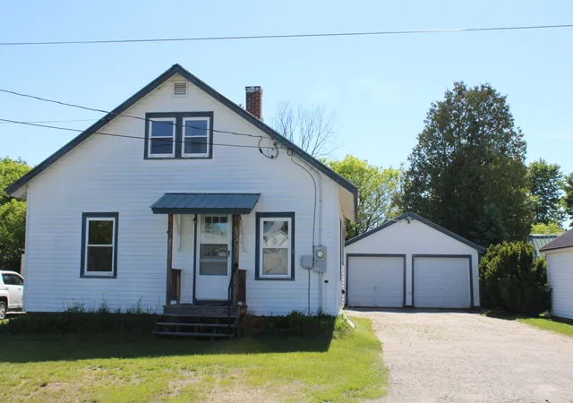 Photo 1 of Single family home for sale at 23 Hadley St, Littleton, NH 03561 | MLS# 5094159 | Listing updated on 2026-06-24