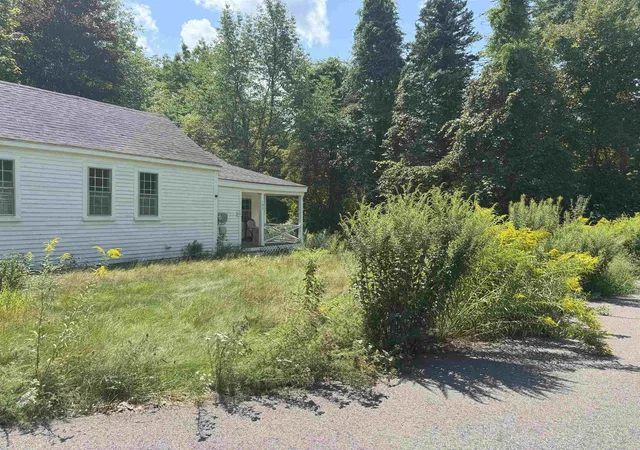 Photo 2 of Single family home for sale at 193 New Durham Rd, Alton, NH 03809 | MLS# 5094191 | Listing updated on 2026-09-15