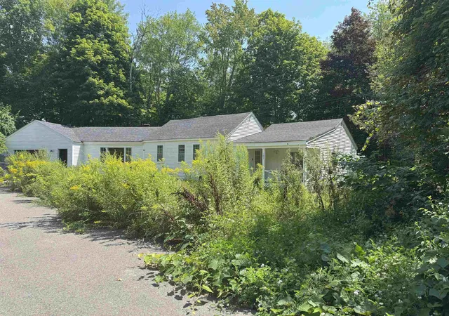 Photo 4 of Single family home for sale at 193 New Durham Rd, Alton, NH 03809 | MLS# 5094191 | Listing updated on 2026-09-15