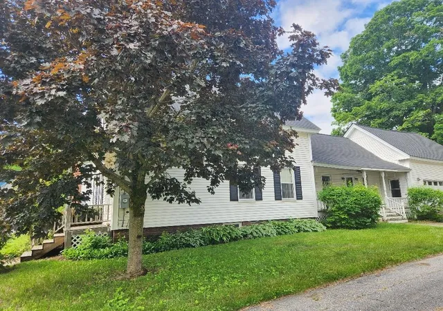 Homes for sale in Claremont, NH | 21 Henry St, Claremont, NH 03743 | MLS# 5094200