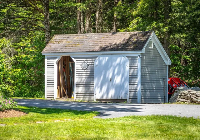Photo 3 of Single family home for sale at 157 Old Sawmill Rd, Londonderry, VT 05148 | MLS# 5094205 | Listing updated on 2026-09-18