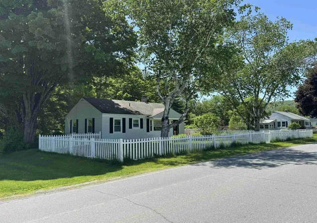 Homes for sale in Hartford, VT | 500 Chandler Rd, Hartford, VT 05001 | MLS# 5094226