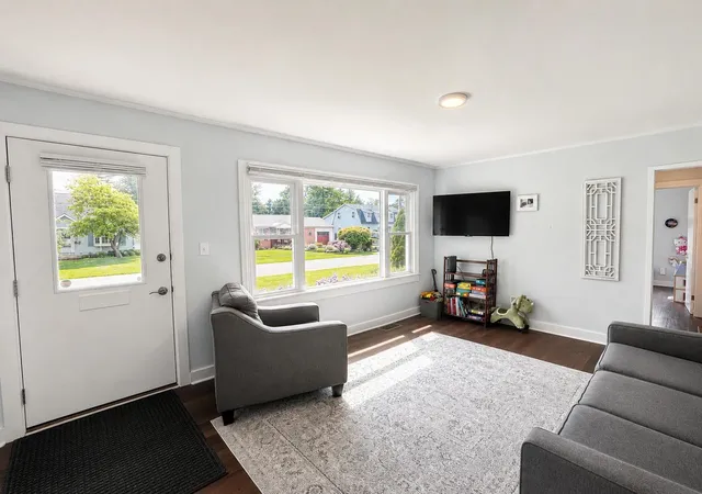 2nd image of 107 Abnaki Ave, Essex Junction, VT 05452 | MLS# 5094228