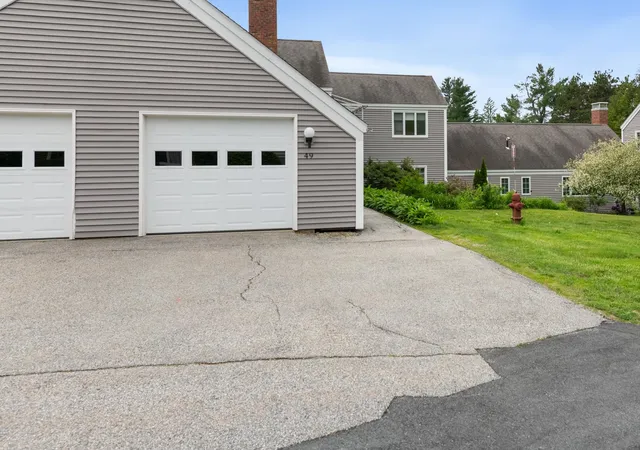 3rd image of 49 Hilltop Pl #49, New London, NH 03257 | MLS# 5094279