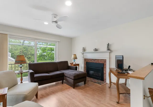 5th image of 49 Hilltop Pl #49, New London, NH 03257 | MLS# 5094279