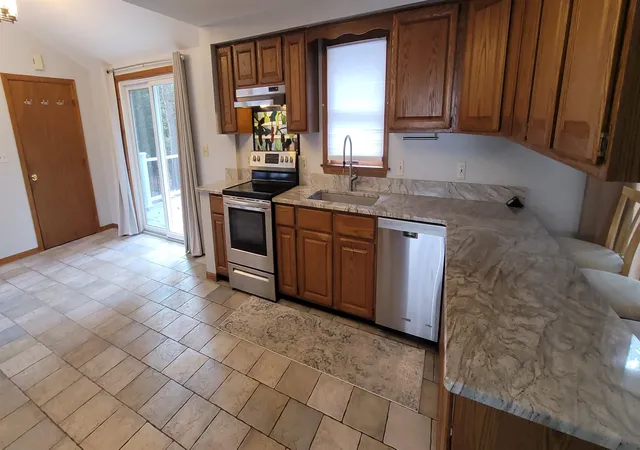 Homes for sale in Windham, NH | 119 Haverhill Rd, Windham, NH 03087 | MLS# 5094288
