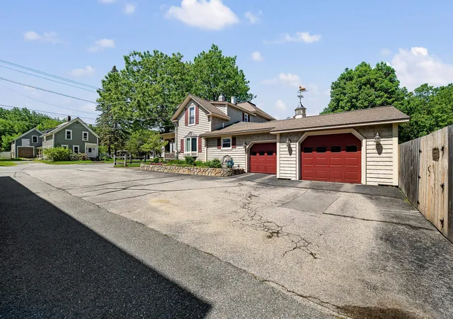 4th image of 40 Main St, Gorham, NH 03581 | MLS# 5094296