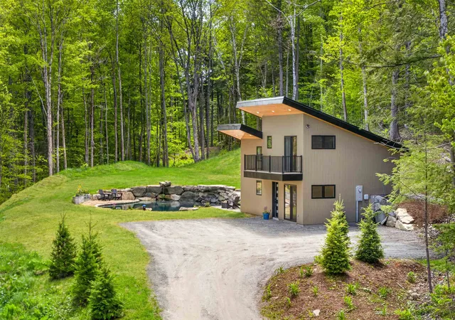 Homes for sale in Jamaica, VT | 9 Beaver Pond Ln, Jamaica, VT 05343 | MLS# 5094302