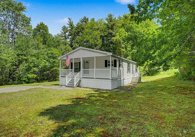 Homes for sale in Londonderry, NH | 2 Tamarack Pl, Londonderry, NH 03038 | MLS# 5094326
