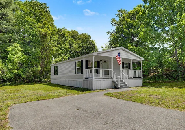 Homes for sale in Londonderry, NH | 2 Tamarack Pl, Londonderry, NH 03038 | MLS# 5094326