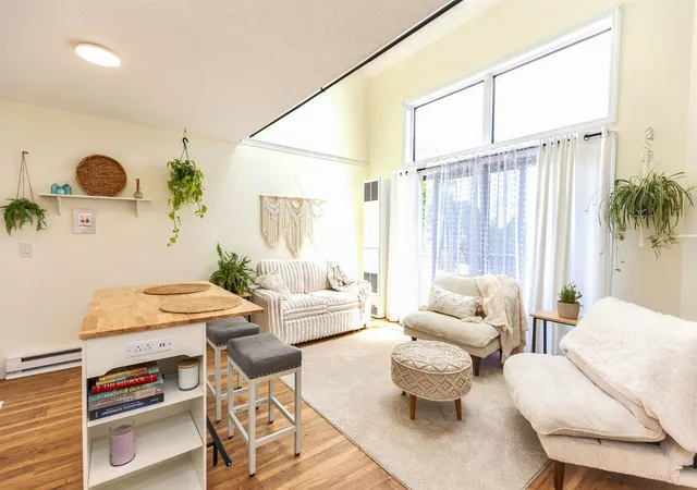 Photo 2 of Townhouse for sale at 10 Onset Rd #9A, Bennington, NH 03442 | MLS# 5094341 | Listing updated on 2026-06-19