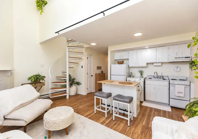 Photo 3 of Townhouse for sale at 10 Onset Rd #9A, Bennington, NH 03442 | MLS# 5094341 | Listing updated on 2026-06-19
