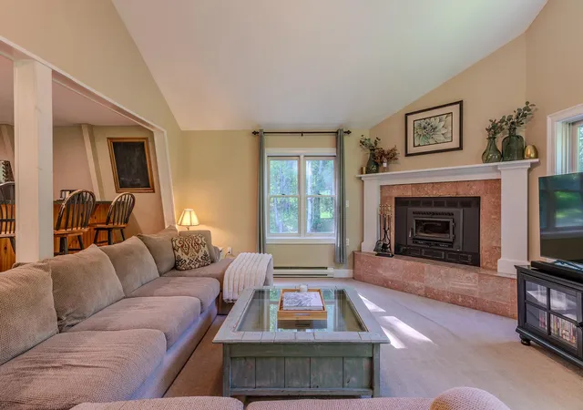 Homes for sale in Winhall, VT | 1 Beaver St, Winhall, VT 05340 | MLS# 5094344