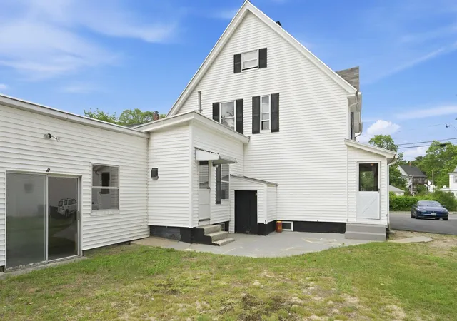 3rd image of 16 Sylvester St, Manchester, NH 03102 | MLS# 5094363