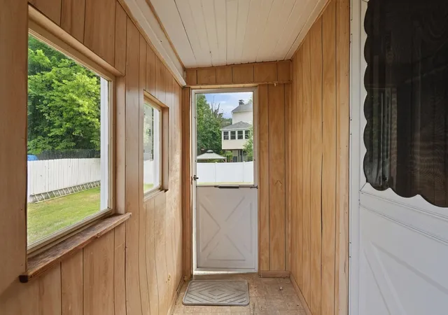 5th image of 16 Sylvester St, Manchester, NH 03102 | MLS# 5094363