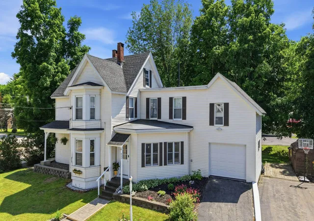 1st image of 842 Portland St, Rochester, NH 03868 | MLS# 5094401