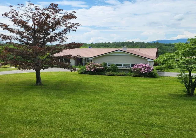 Homes for sale in Claremont, NH | 86 Hewitt Rd, Claremont, NH 03743 | MLS# 5094408