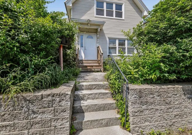 3rd image of 336 Spruce St, Manchester, NH 03103 | MLS# 5094410