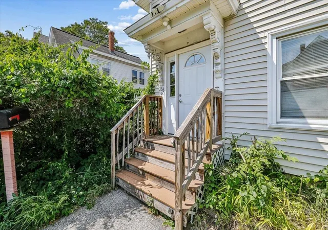 4th image of 336 Spruce St, Manchester, NH 03103 | MLS# 5094410