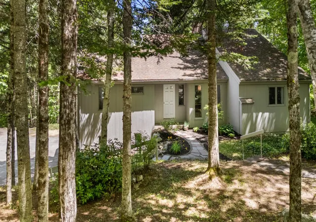 1st image of 10 Wedgewood Dr, Grantham, NH 03753 | MLS# 5094423