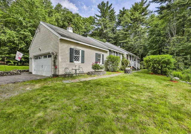 Photo 1 of Single family home for sale at 15 Edinburgh Dr, Bedford, NH 03110 | MLS# 5094426 | Listing updated on 2026-06-16
