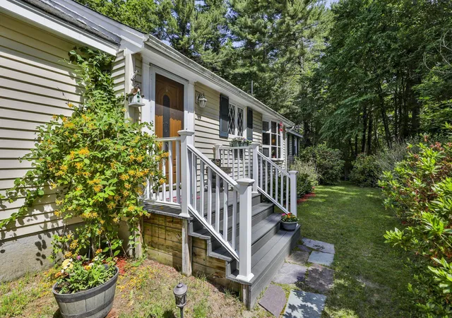 Photo 1 of Single family home for sale at 15 Edinburgh Dr, Bedford, NH 03110 | MLS# 5094426 | Listing updated on 2026-06-16