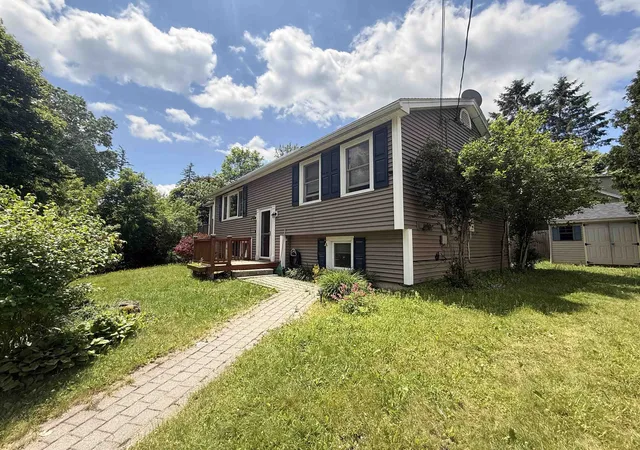 Homes for sale in Rutland City, VT | 5 Victor Pl, Rutland City, VT 05701 | MLS# 5094445