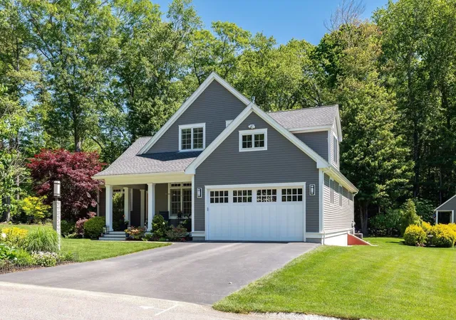 2nd image of 1 Mccarron Dr, Hampton, NH 03842 | MLS# 5094447