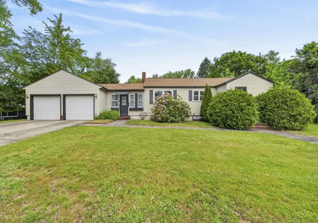 Homes for sale in Concord, NH | 39 Pembroke Rd, Concord, NH 03301 | MLS# 5094452