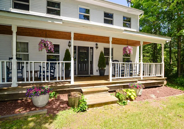 Photo 3 of Single family home for sale at 1642 Pucker St, Stowe, VT 05672 | MLS# 5094489 | Listing updated on 2026-09-03