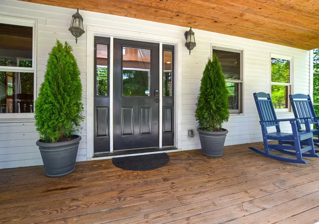 Photo 4 of Single family home for sale at 1642 Pucker St, Stowe, VT 05672 | MLS# 5094489 | Listing updated on 2026-09-03