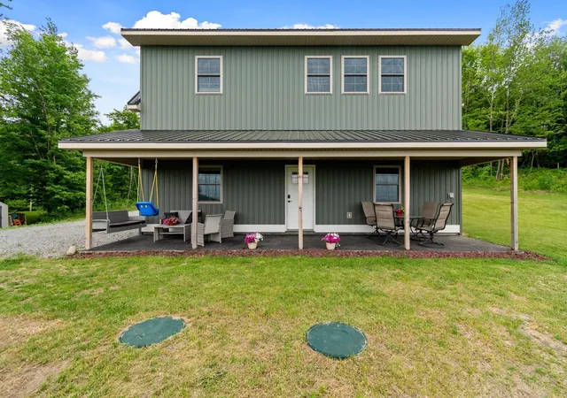 Photo 3 of Single family home for sale at 38 Hillcrest Hts, Saint Albans, VT 05478 | MLS# 5094493 | Listing updated on 2026-08-21