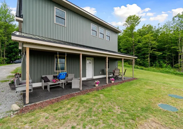 Photo 4 of Single family home for sale at 38 Hillcrest Hts, Saint Albans, VT 05478 | MLS# 5094493 | Listing updated on 2026-08-21