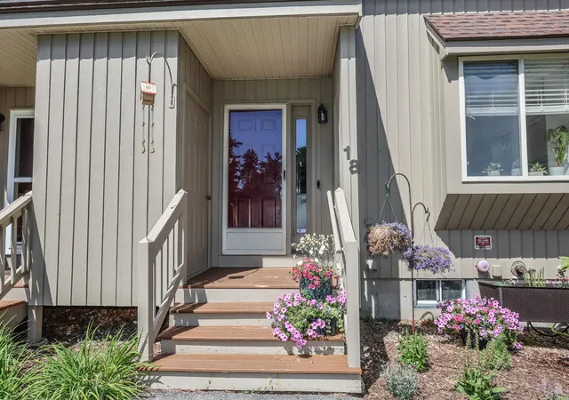 1st image of 18 Suffolk Ct #159, Bedford, NH 03110 | MLS# 5094551