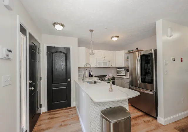5th image of 18 Suffolk Ct #159, Bedford, NH 03110 | MLS# 5094551