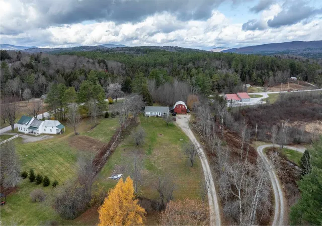 Homes for sale in Londonderry, VT | 135 Overlook Dr, Londonderry, VT 05148 | MLS# 5094565