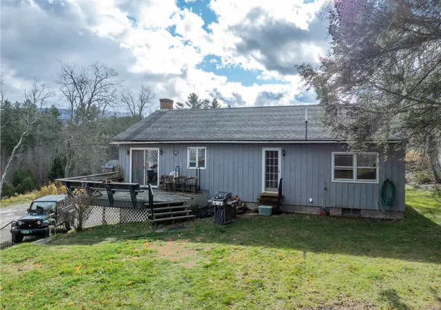 Homes for sale in Londonderry, VT | 135 Overlook Dr, Londonderry, VT 05148 | MLS# 5094565