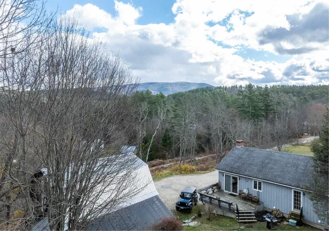 Homes for sale in Londonderry, VT | 135 Overlook Dr, Londonderry, VT 05148 | MLS# 5094565