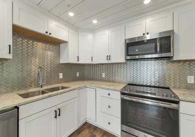 Photo 3 of Single family home for sale at 4 Anagance Ln, Wolfeboro, NH 03894 | MLS# 5094570 | Listing updated on 2026-07-10
