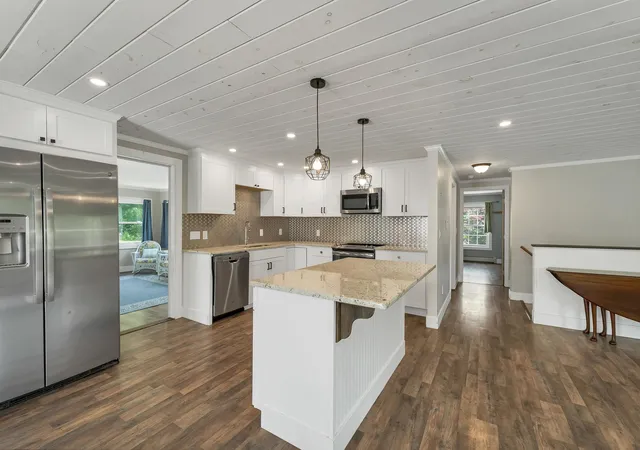 Photo 4 of Single family home for sale at 4 Anagance Ln, Wolfeboro, NH 03894 | MLS# 5094570 | Listing updated on 2026-07-10